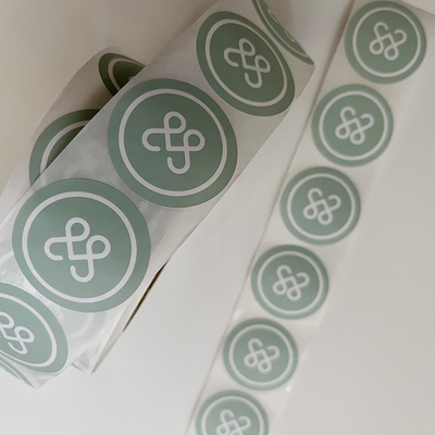 Stiker Label PVC Tahan Air Kustom Die Cut Perekat Cetak Vinyl